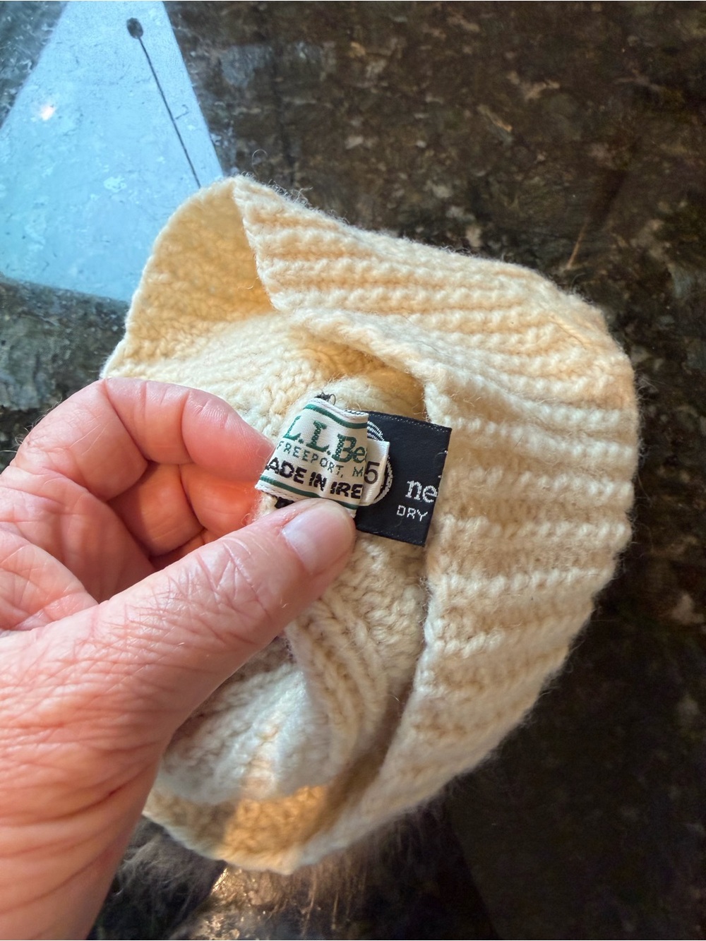 VTG L. L. Bean Pure New Wool Made in Ireland Beanie Hat w Faux Fur Pom Pom. EUC - Picture 5 of 6